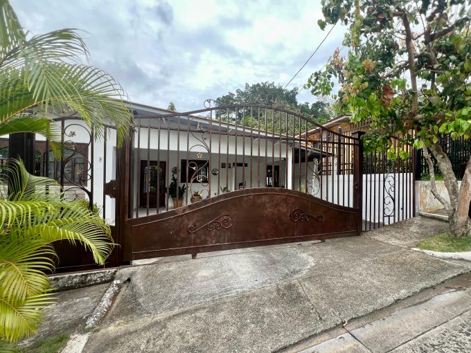 Las cumbres,Panamá,Panama,Van Hoorde Realty,Servmore,Realtor,House Hunter,Casa Familiar Panamá,Se vende casa familiar,Se vende casa en las cumbre,Se vende casa en Panamá